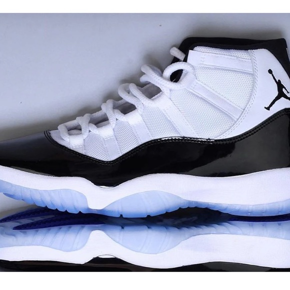 Air Jordan 11 Retro Concord Sneakers - Picture 2 of 4